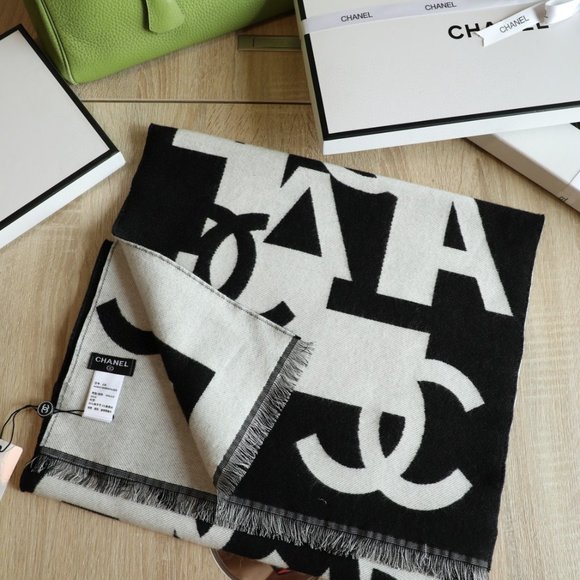 💎✨AUTHENTIC✨💎CHANEL scarf - Picture 2 of 9